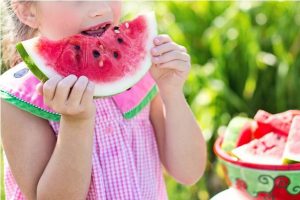what does a pediatric dietician do